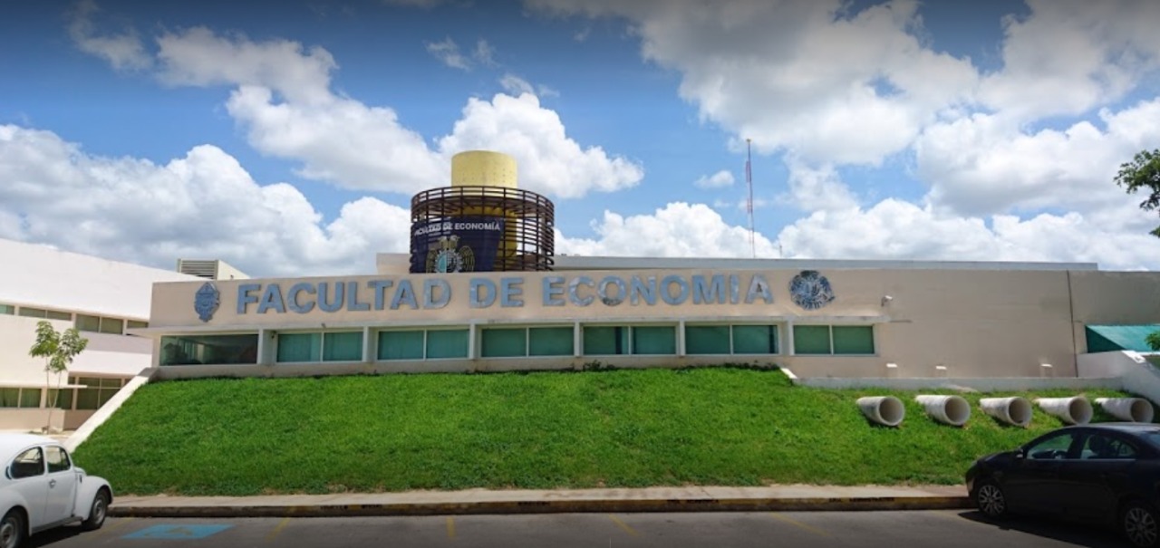 Colectivos mayas declaran contra maestro de Economía de la UADY